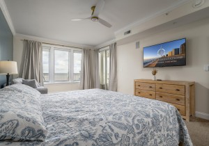 belmont201-12-primary-bedroom.jpg