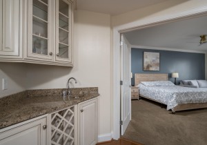 belmont201-6-wet-bar.jpg