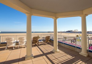 belmont201-6292-balcony.jpg