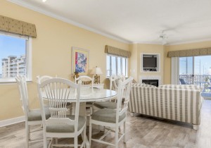 astoria402-2diningarea.jpg