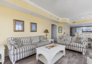 astoria402-4livingarea.jpg