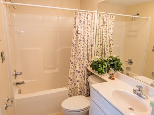 img-1276-bathroom-kelsey.jpg