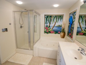 img-1283-master-bath.jpg