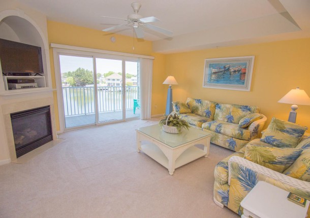 img-1292-living-area.jpg