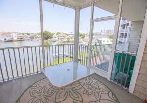 img-1300-screen-porch.jpg