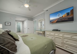 gateway503-23-primary-bedroom.jpg