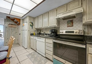 century2202-13-kitchen.jpg