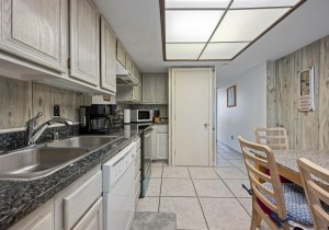 century2202-16-kitchen.jpg