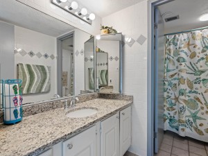 century2202-19-bath-1.jpg