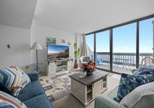 century2202-8-living-area.jpg