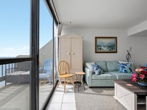 century2202-9-living-area.jpg