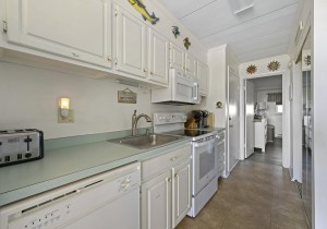 db109-12-kitchen.jpg