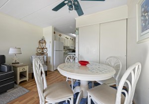 db109-13-dining.jpg