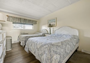 db109-15-bedroom-1.jpg