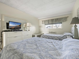 db109-16-bedroom.jpg