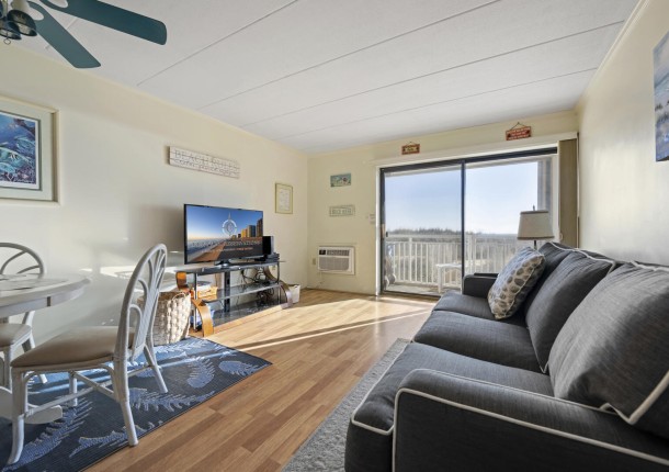 db109-8-living-area.jpg