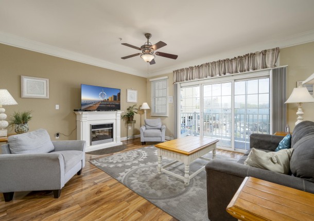 isabella3-18-living-area.jpg