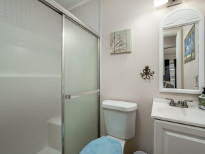 60east3e-22-bath-2.jpg