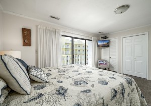 60east3e-23-primary-bedroom.jpg