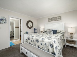 60east3e-24-primary-bedroom.jpg