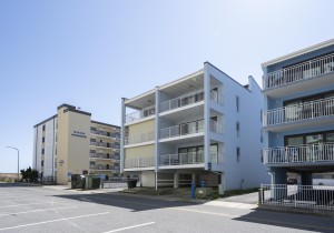 60east3e-3-ext.jpg