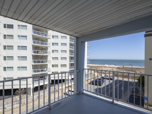 60east3e-4-view.jpg