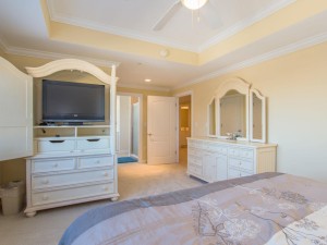marinerswatch306-5286-master-bedroom.jpg