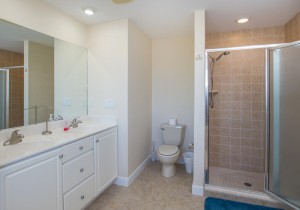 marinerswatch306-5289-master-bath.jpg