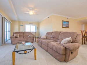 marinerswatch306-5296-living-area.jpg