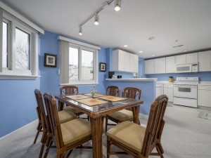 astoria303-2-dining-area.jpg