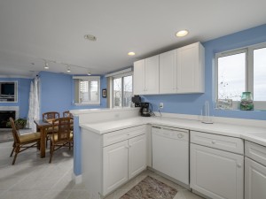 astoria303-7-kitchen.jpg