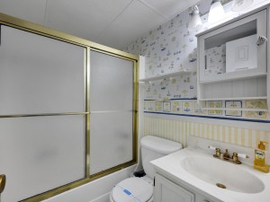 constellation207-13-bathroom.jpg