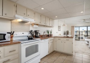starboard3h-10-kitchen.jpg
