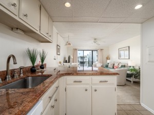 starboard3h-9-kitchen.jpg