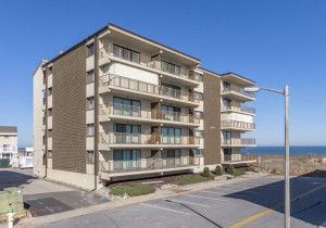 saltysands103-12exterior.jpg