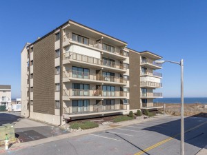 saltysands103-12exterior.jpg
