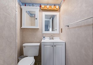 saltysands103-3bath.jpg