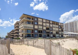 saltysands103-7816-exterior-opt.jpg