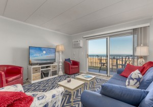 saltysands103-8livingarea.jpg