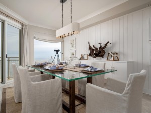 gateway909-11-dining-area.jpg