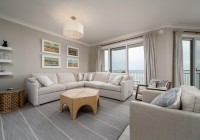 gateway909-7-living-area.jpg