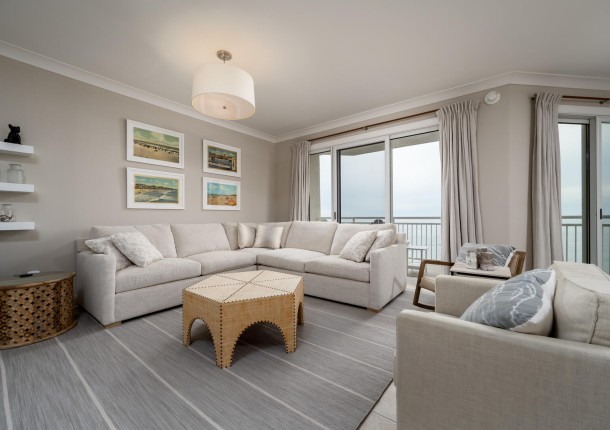 gateway909-7-living-area.jpg
