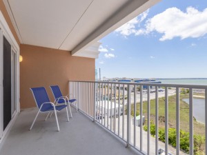 makai605-1balcony.jpg