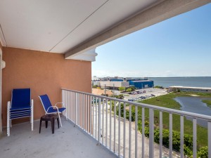 makai605-6271-balcony-and-view.jpg