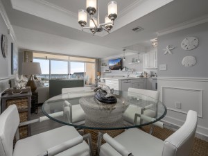 fountainhead303-10-dining.jpg