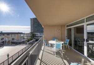 fountainhead303-4-balcony.jpg
