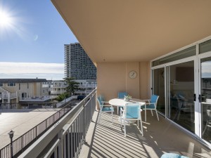 fountainhead303-4-balcony.jpg