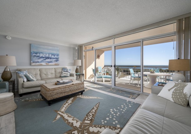 fountainhead303-8-living-area.jpg