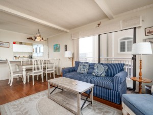towers304-8-living-area.jpg