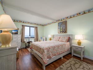 towers304-9-primary-bedroom.jpg